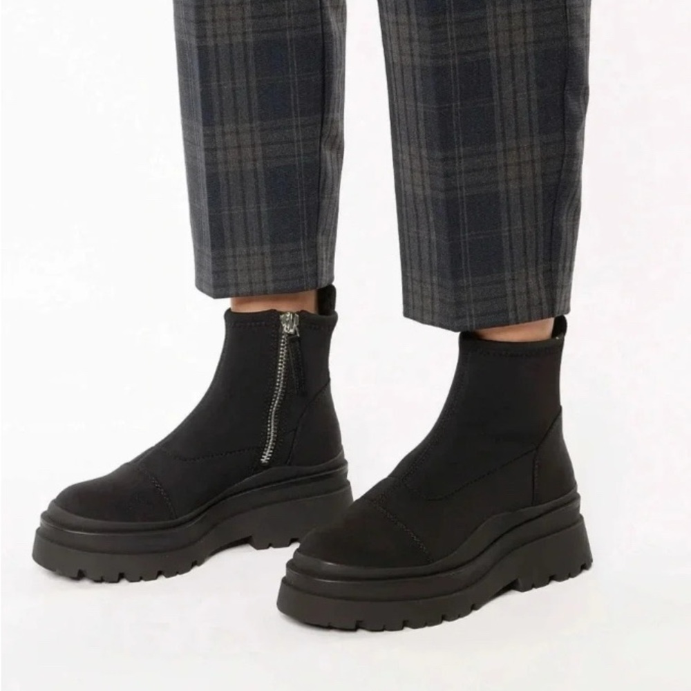 Aldo Women’s black ankle boots